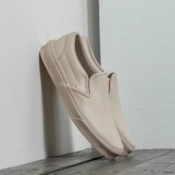 Vans Classic Slip On in Cream Leather with Leather Midsole Size 41 Classic Slip-On Platform Shoe in Oatmeal Beige | Vans main image 3